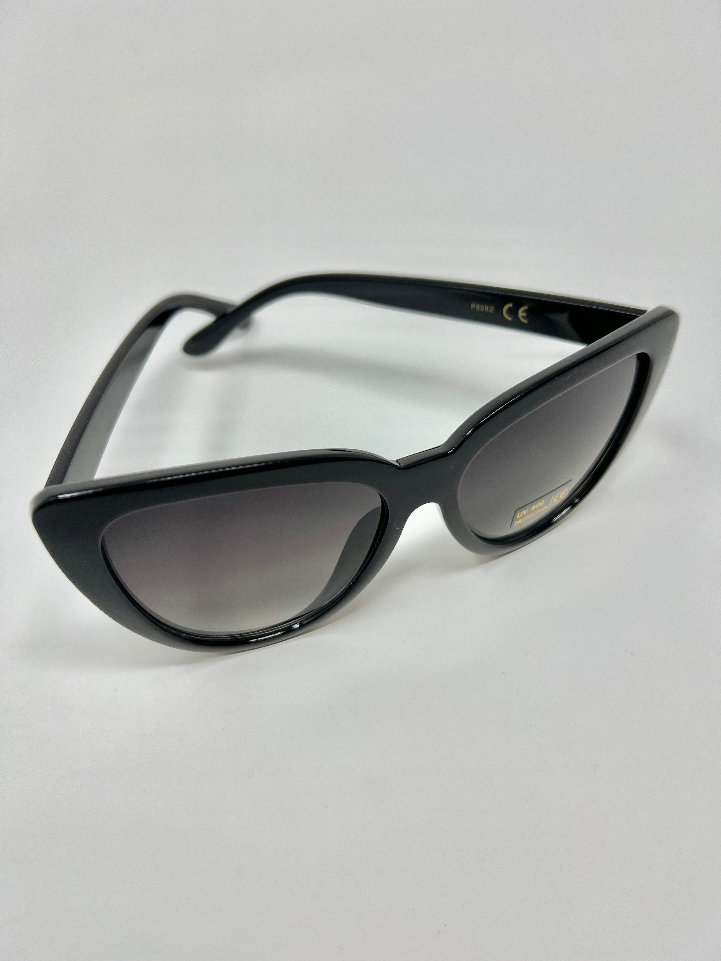 Black cat eye spring summer sunglasses Black Cat Eye Sunglasses | Ardene main image 4